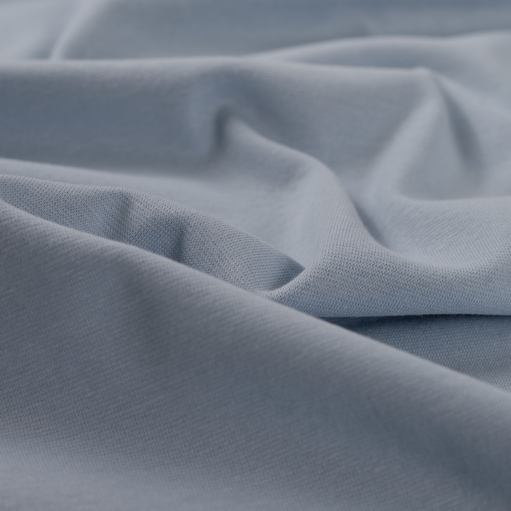 Myk og elastisk ribbestrikk i 95 % bomull og 5 % elastan, med god stretch og formstabilitet. Perfekt til halskanter, mansjetter, linninger og avslutninger på gensere, bukser, kjoler og barneklær. OEKO-TEX® Standard 100 Class 1-sertifisert.
